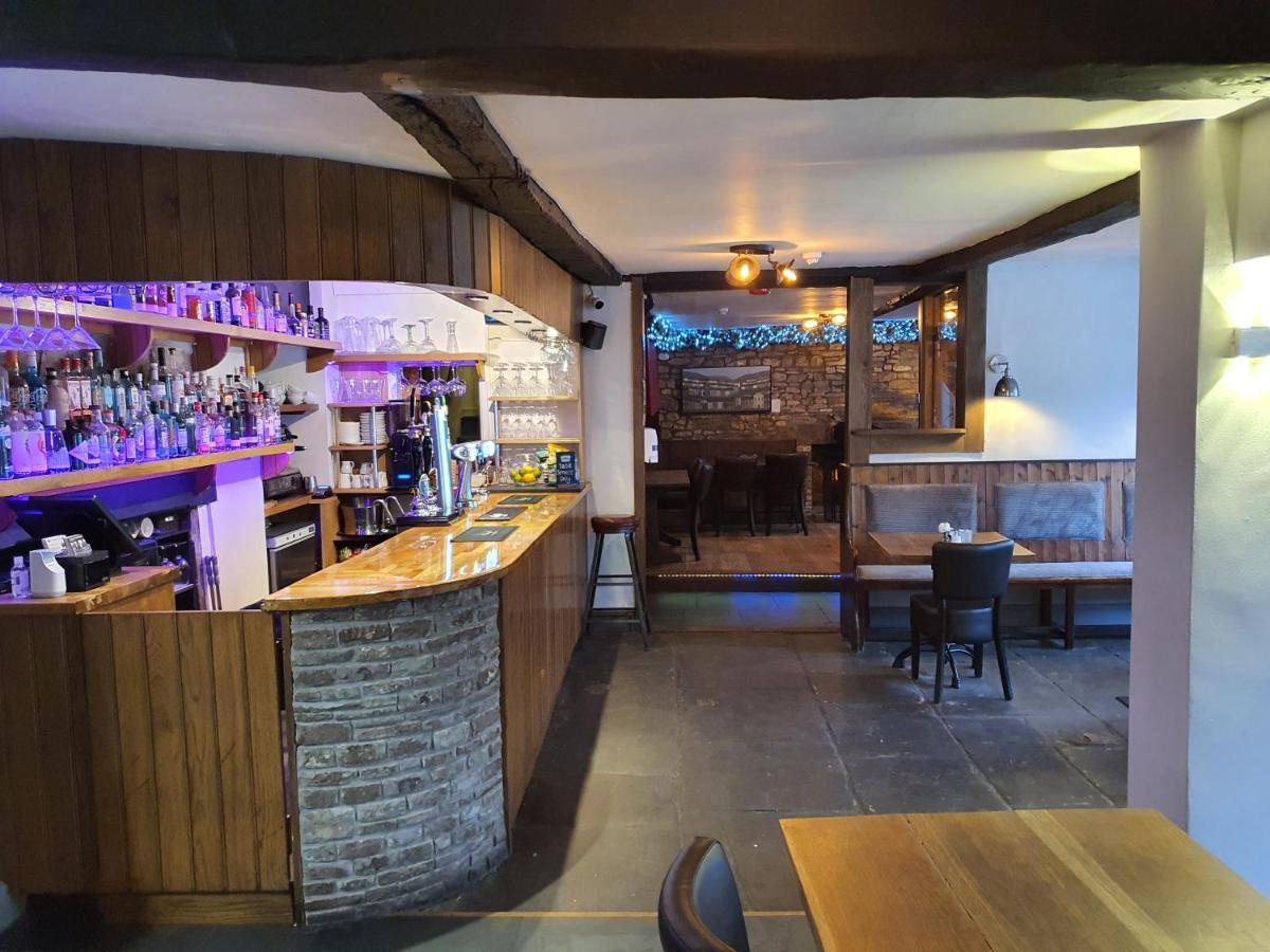 Dragon Inn Crickhowell Exterior photo