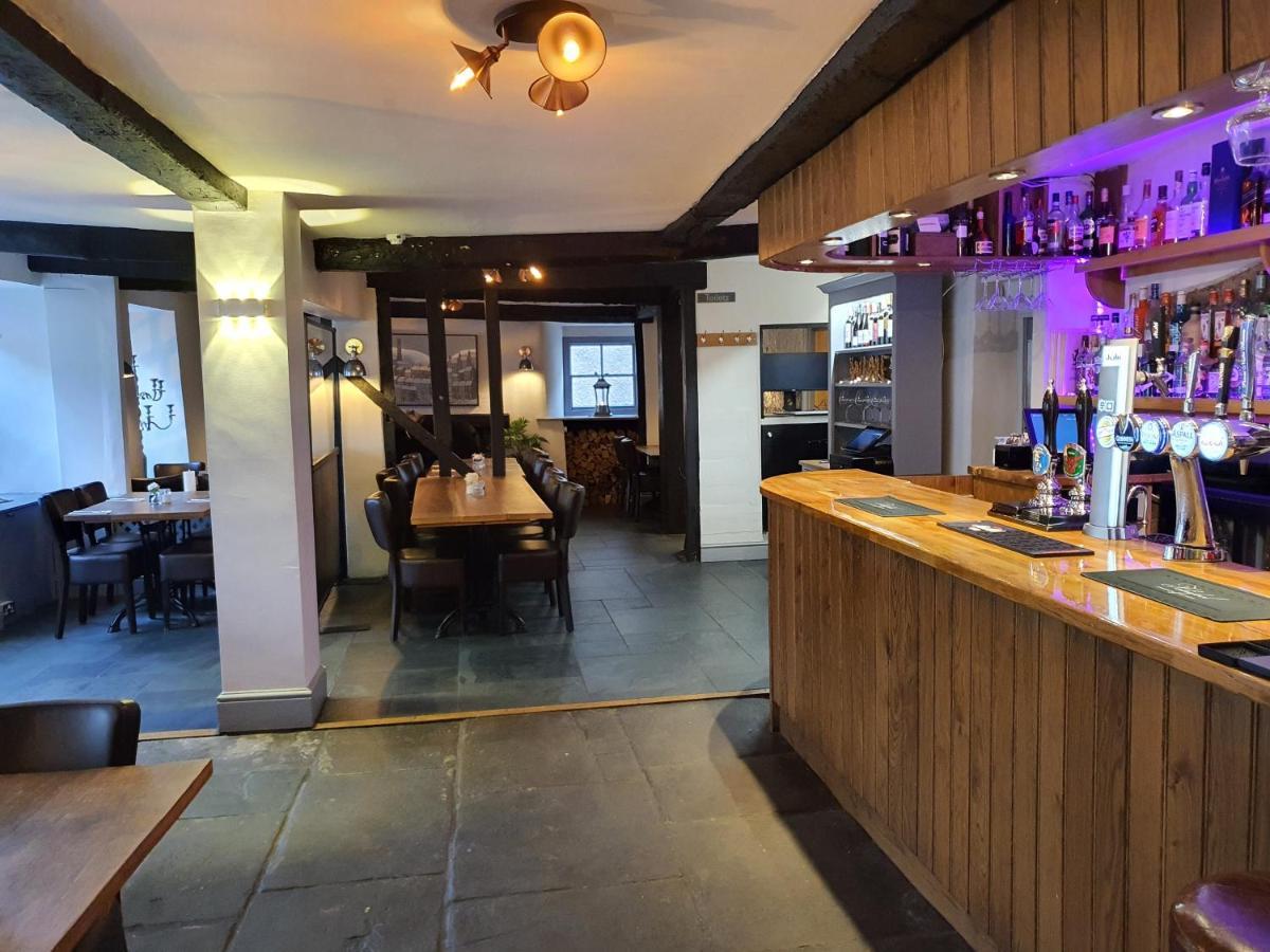 Dragon Inn Crickhowell Exterior photo
