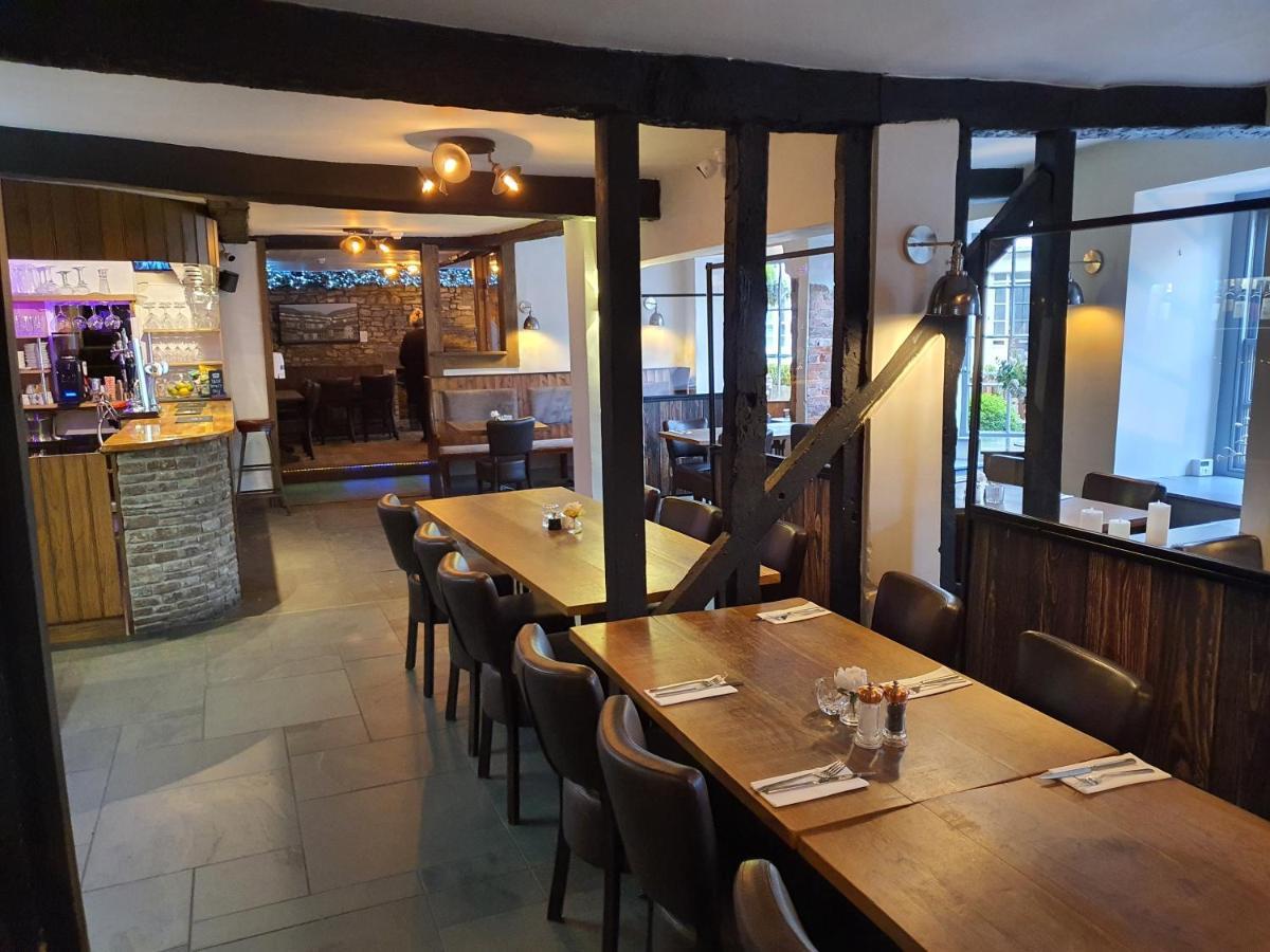Dragon Inn Crickhowell Exterior photo