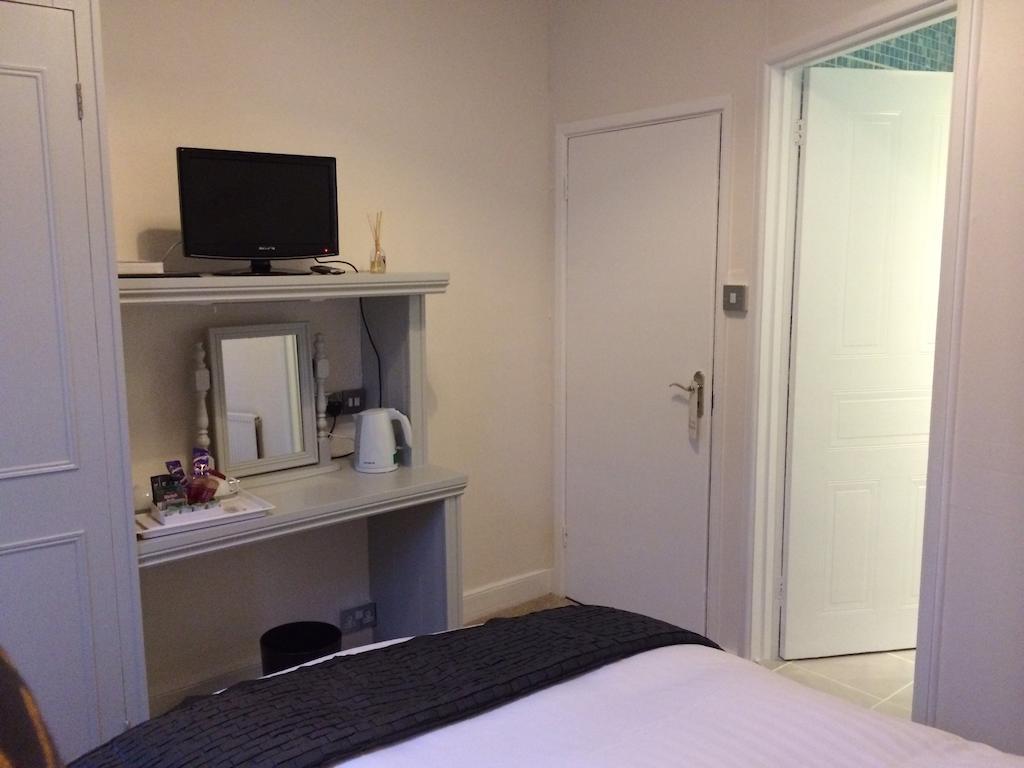 Dragon Inn Crickhowell Room photo