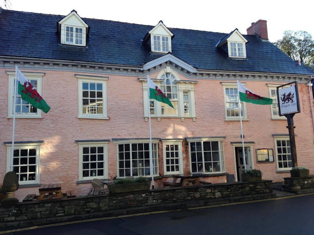 Dragon Inn Crickhowell Exterior photo